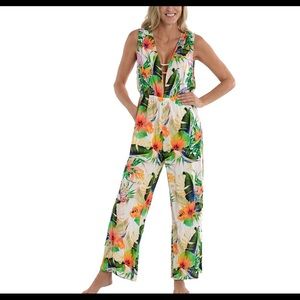 Stylish tropical jumpsuit with pockets with Cheetahs
